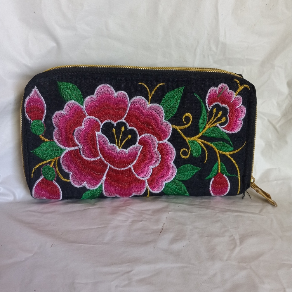 Pink Floral Embroidered Women's Wallet